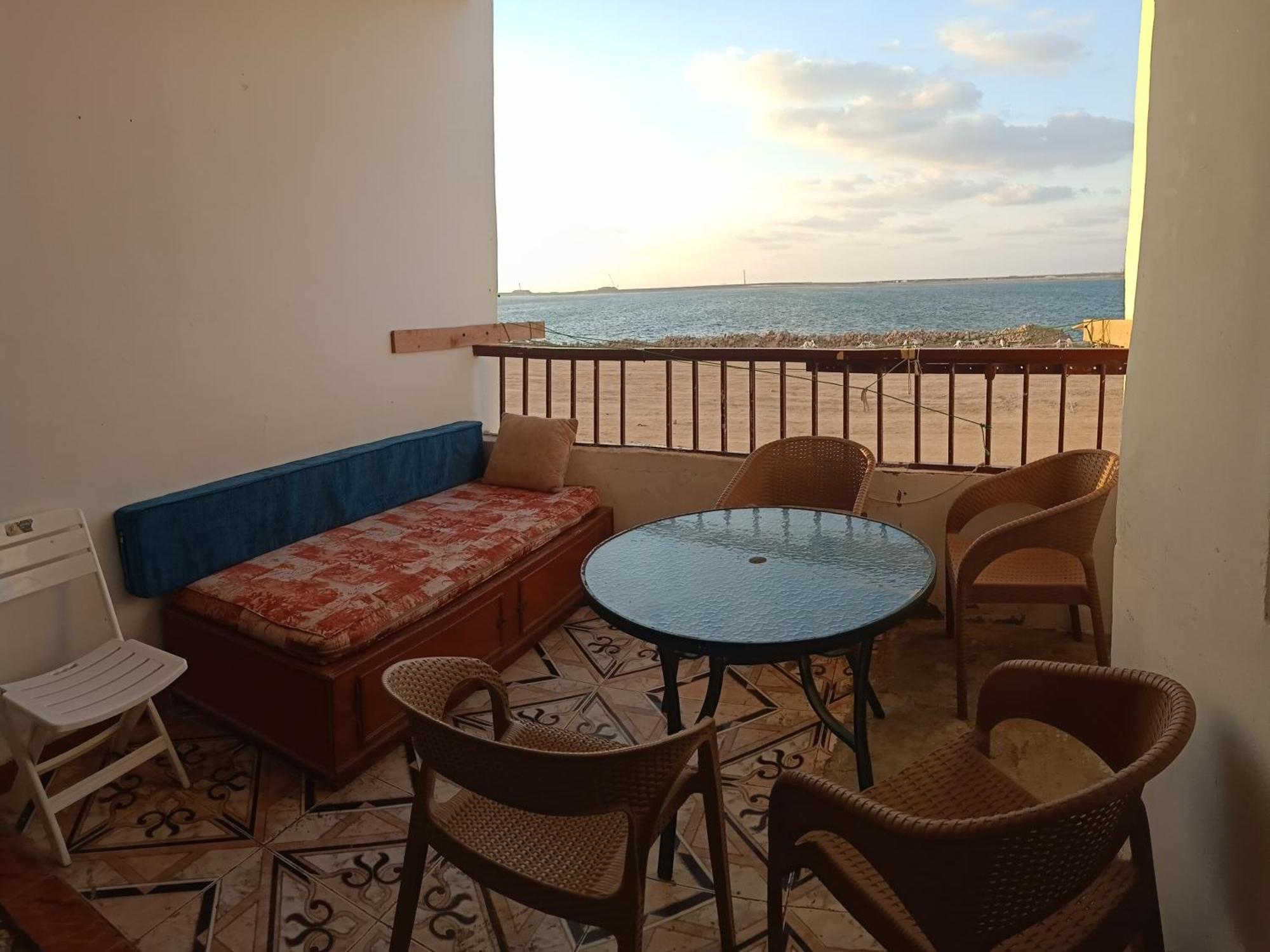 Furnished Apartment - Beach View "Nearest Beach 2 Minutes Walking" - Free Wifi- Abo Keer - Alexandria - Egypt Abu Qir Экстерьер фото